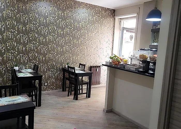Domus Pio Xi Bed & Breakfast 3*